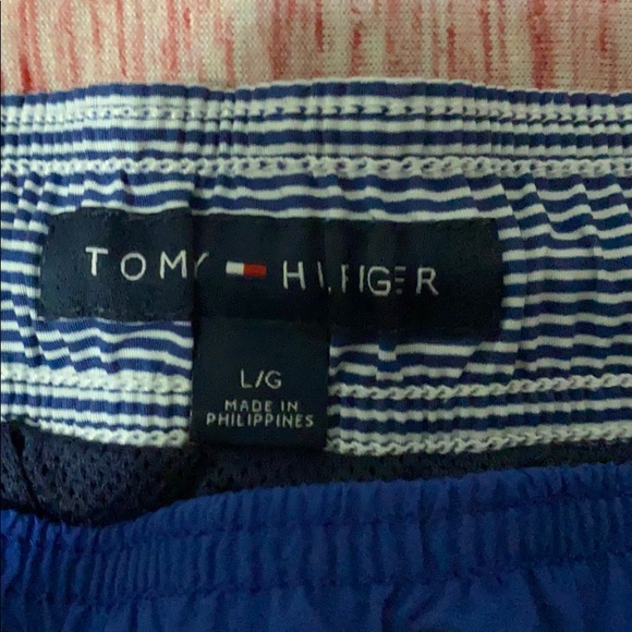 Tommy Hilfiger shorts - Picture 2 of 5